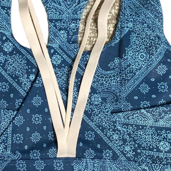 Fabletics Boost Medium Impact Sports Bra - Picture 9 of 10